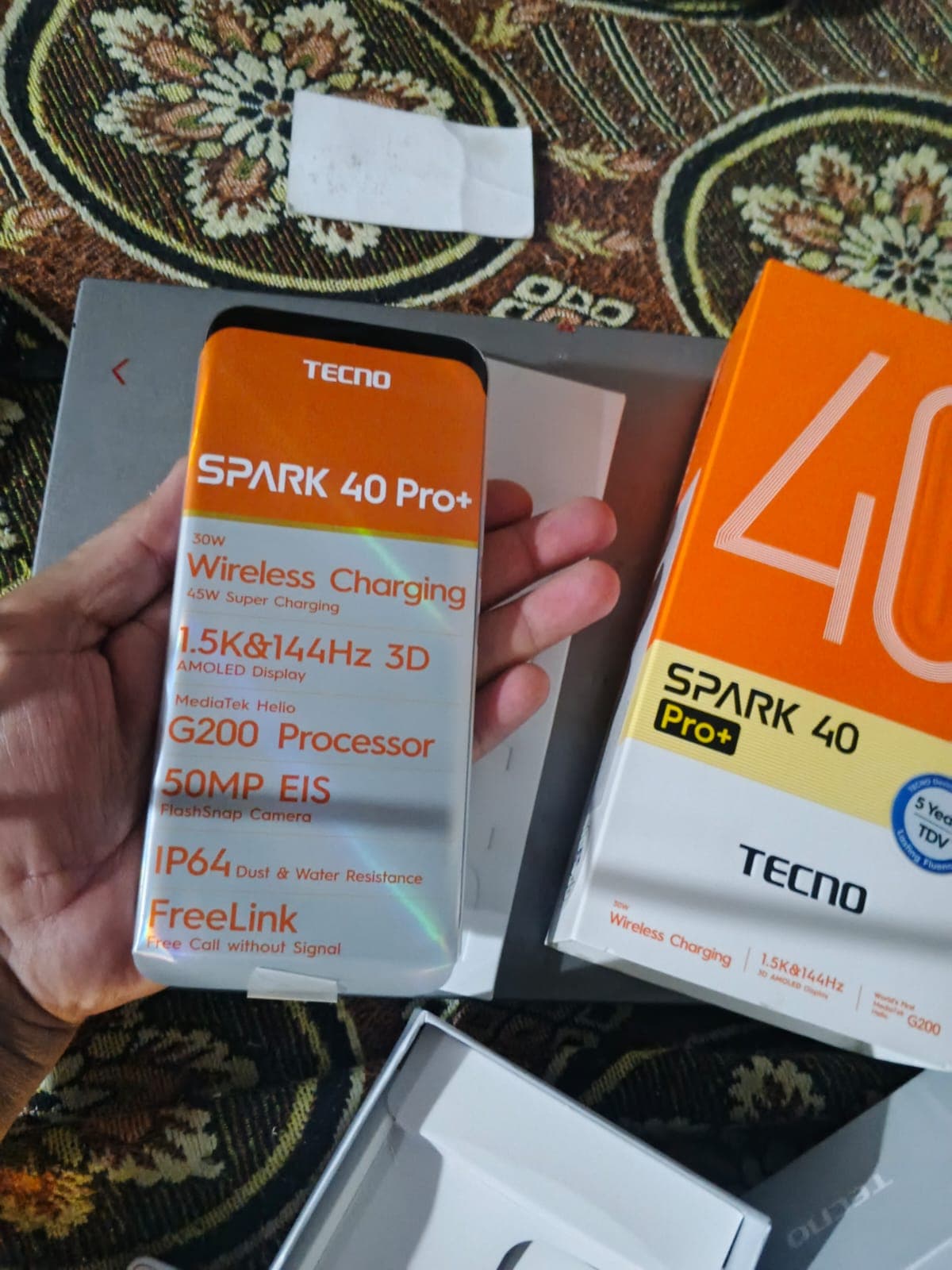 Spark 40 pro +