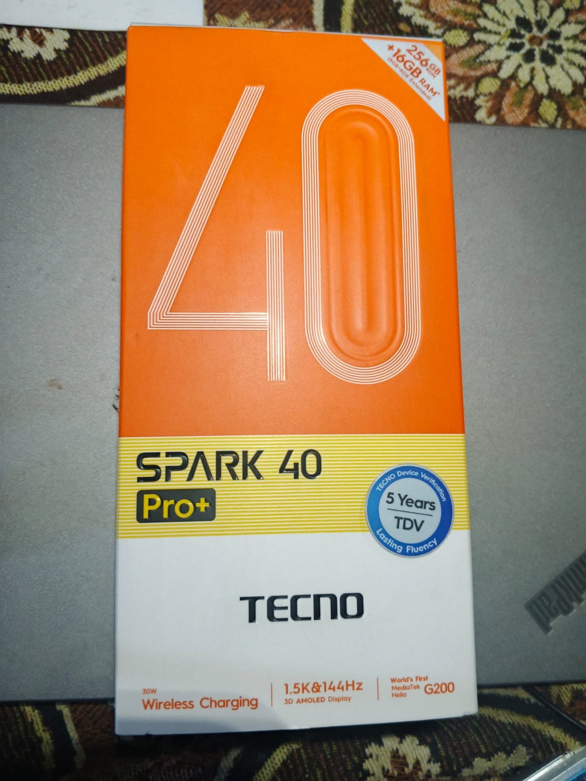 Spark 40 pro +